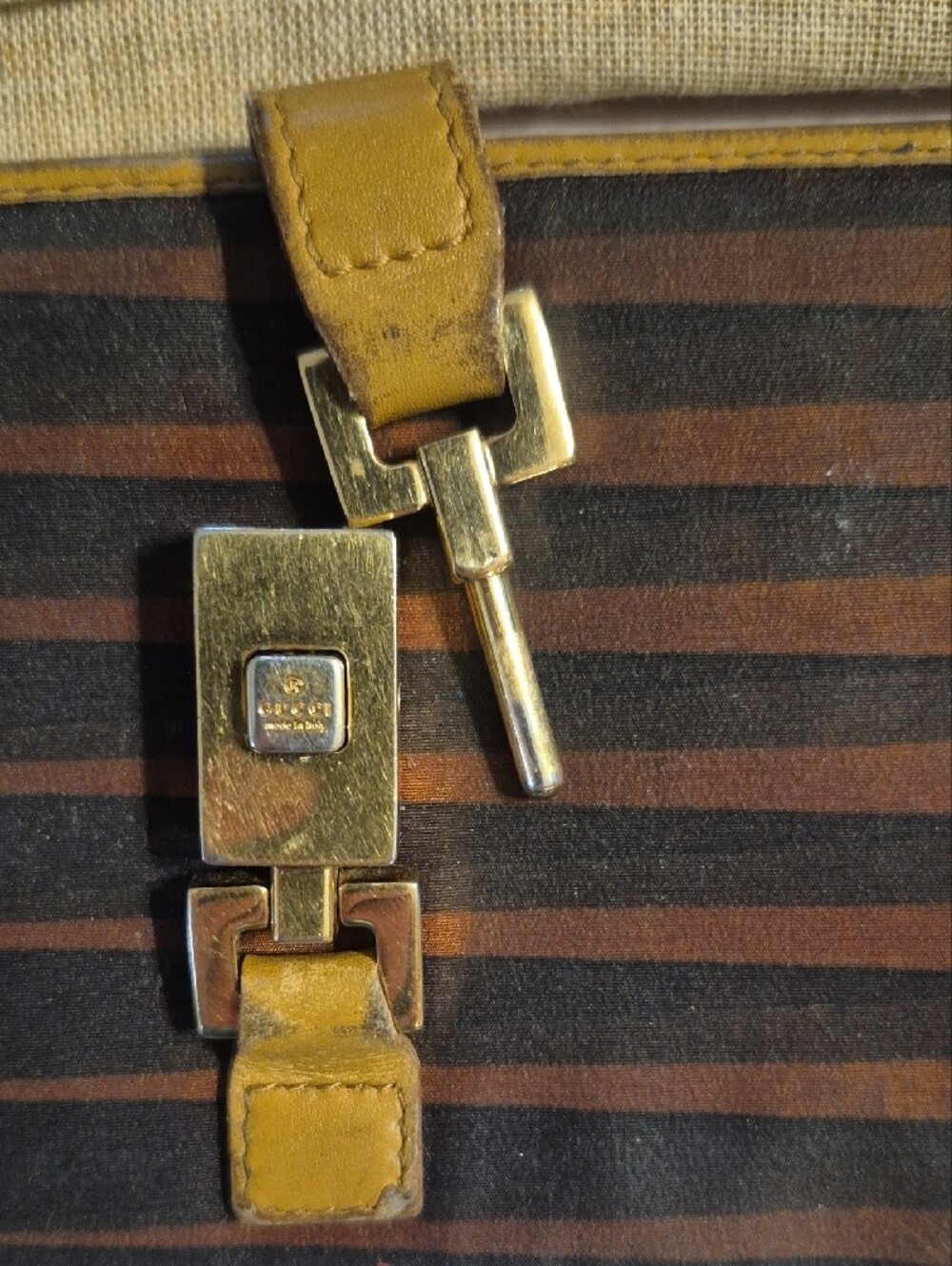 Gucci authentic Striped Wallet with Gold Tone Clasp - Picture 6 of 10
